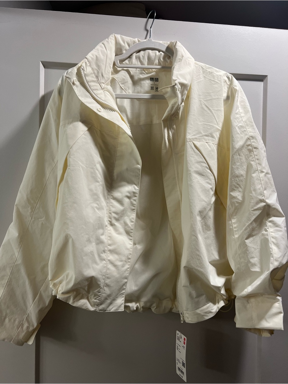 Uniqlo Windproof Stand Blouson - off white - Picture 2 of 3